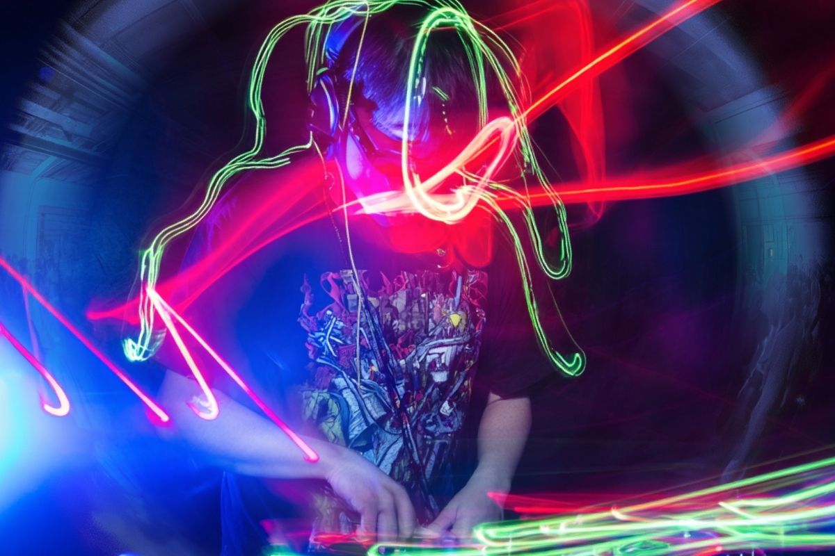 DJ